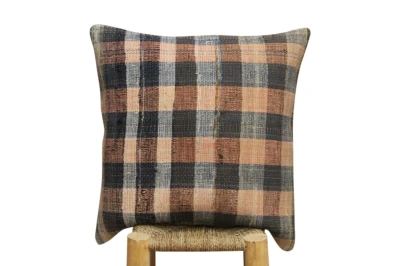 Kussen uit Turkije  60cm x 60cm incl binnenkussen katoenen achterkant (beige) Nr 21275