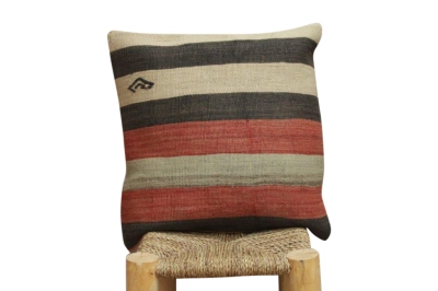 Kussen uit Turkije  50cm x 50cm incl binnenkussen katoenen achterkant (beige) Nr 21260