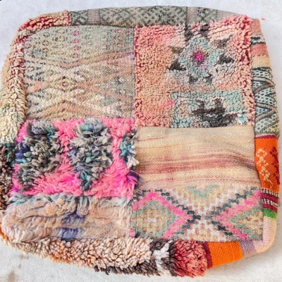 VERKOCHT VERWACHT Marokkaanse Poef nr.94702 60cm x 60cm x 25cm leverbaar eind februari