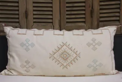 Sabra Kussen uit Marokko beige100cm x 50cm incl vulling nr. 91207