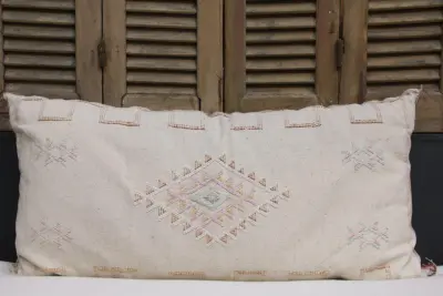 Sabra Kussen uit Marokko beige100cm x 50cm incl vulling nr. 91217