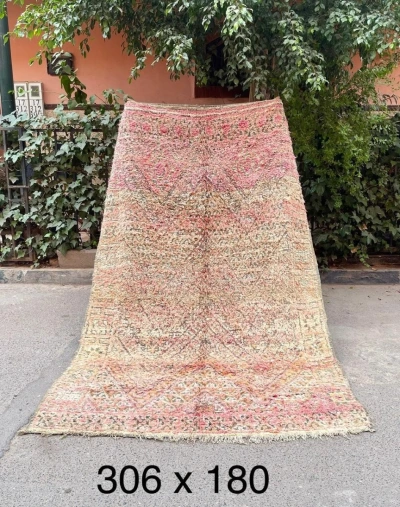 VERKOCHT ! beni mguild vloerkleed 88001 306cm x 180cm leverbaar eind Januari