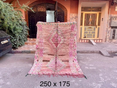 VERKOCHT berber vloerkleed roze 42010 250cm x 175cm  