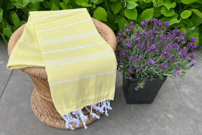 Hamamdoek licht geel 100% katoen (180cm x 100cm)  