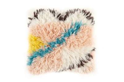 Kussen van Wol 50cm x 50cm incl vulling achterkant is van katoen