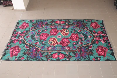 VERKOCHT Rozenkelim authentiek, handgeweven in Moldavië 43041 301cm x 196cm 