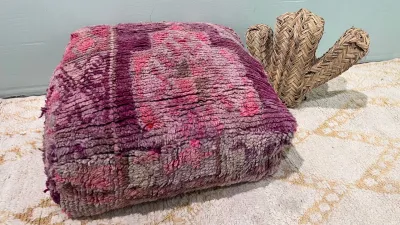 SALE Marokkaanse Poef nr.94018 60cm x 60cm x 25cm (gaatje, zie foto's)