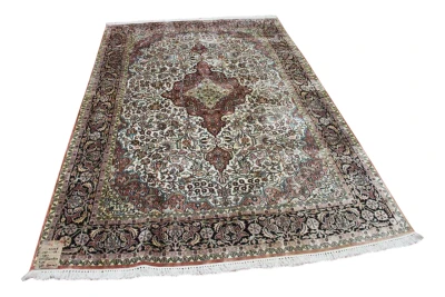 VERKOCHT Kaschmir zijde vloerkleed, nr33008, 275cm x 176cm (420.000 knopen sqm)