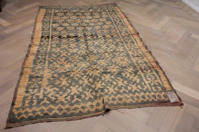 beni mguild 17352 280cm x 175cm (berber is scheef)
