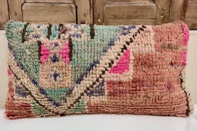 SALE Marokkaans berber kussen nr. 87020 60cm x 35cm incl. vulling  (kussen heeft een gaatje, zie foto's)