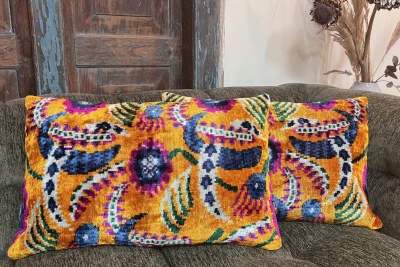 Ikat Velvet kussen geel 60cm x 40cm incl binnen kussen 