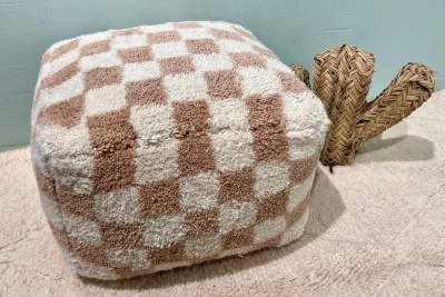 SALE Berber Poef 50cm x 50cm x 30cm nr: 1584 incl. vulling (scheur, zie foto's)