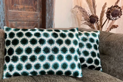 Ikat Velvet kussen groen 60cm x 40cm incl binnen kussen nr.98683