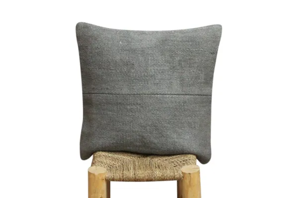 Kussen uit Turkije  50cm x 50cm incl binnenkussen katoenen achterkant (beige) Nr 21235