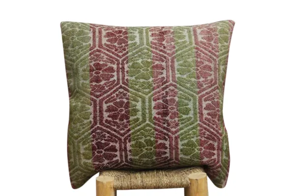 Kussen uit Turkije  60cm x 60cm incl binnenkussen katoenen achterkant (beige) Nr 21263