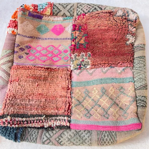 VERKOCHT VERWACHT Marokkaanse Poef nr.94708 60cm x 60cm x 25cm leverbaar eind februari