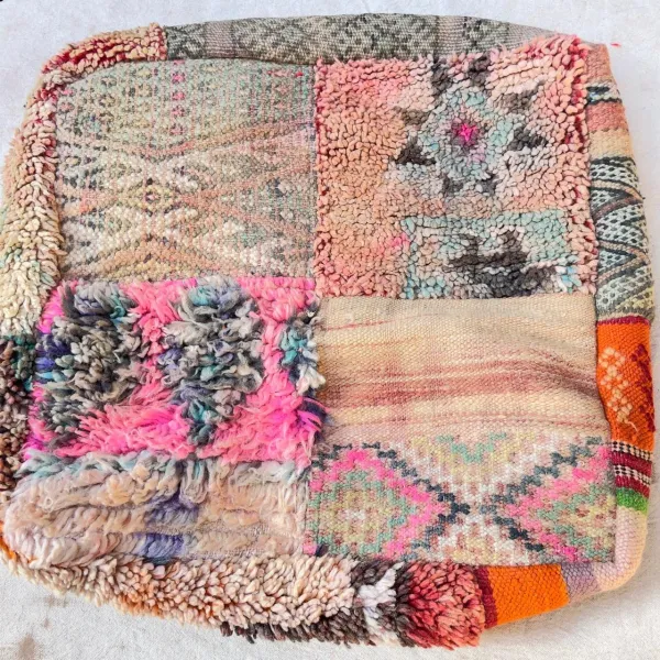 VERKOCHT VERWACHT Marokkaanse Poef nr.94702 60cm x 60cm x 25cm leverbaar eind februari