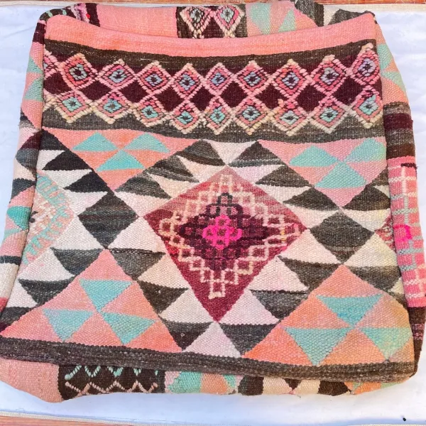  Marokkaanse Poef nr.94710 60cm x 60cm x 25cm leverbaar eind februari