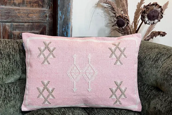 Sabra style kussen roze 60cm x 40cm (VOORVERKOOP, leverbaar in juli)