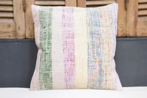 Kussen uit Turkije 50cm x 50cm incl binnenkussen katoenen achterkant (beige) Nr.51663