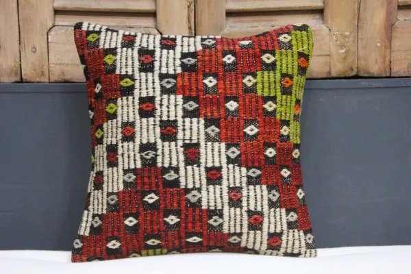 Kussen uit Turkije 50cm x 50cm incl binnenkussen katoenen achterkant (beige) Nr.51730