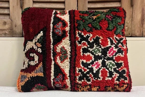 SALE Marokkaans berber kussen nr.62655 60cm x 40cm  (kussen heeft een gaatje, zie foto)