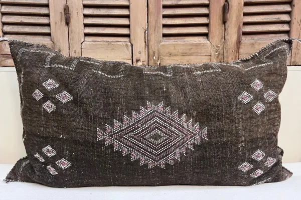 Sabra Kussen uit Marokko bruin 100cm x 50cm incl vulling nr.63081