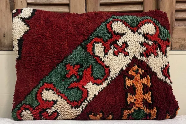 SALE Marokkaans berber kussen nr.62658 60cm x 40cm  (kussen heeft een gaatje, zie foto)