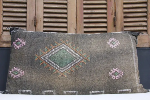 Sabra Kussen uit Marokko bruin 100cm x 50cm incl vulling nr. 80230