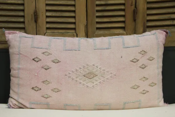 Sabra Kussen uit Marokko roze 100cm x 50cm incl vulling nr. 81238