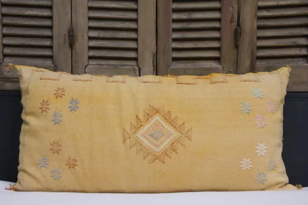 Sabra Kussen uit Marokko geel 100cm x 50cm incl vulling nr. 91216