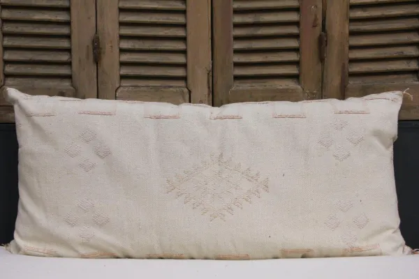 Sabra Kussen uit Marokko beige100cm x 50cm incl vulling nr. 91218