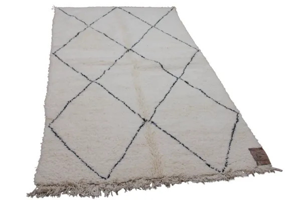 SALE Beni ourain 15241 262cm x 147cm Kleed ligt niet strak