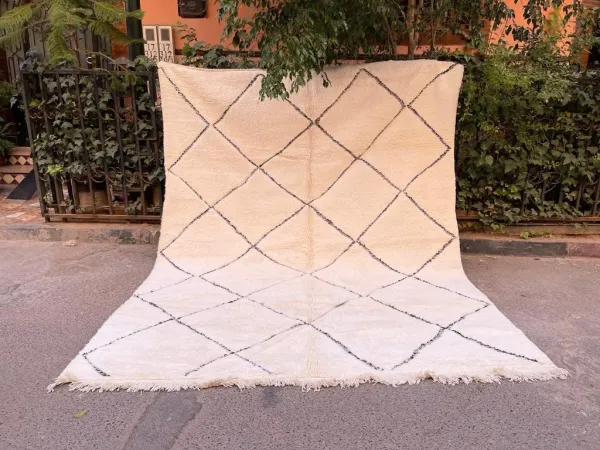 Beni ouarain 56828 350cm x 250cm dit vloerkleed wordt eind December bij ons binnen verwacht.