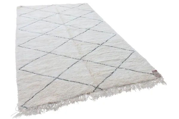 Beni ouarain hoogpolig vloerkleed uit Marokko 81352 322cm x 210cm