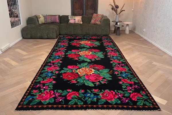 SALE Rozenkelim 12505 445cm x 197cm (Dit kleed is niet gereinigd en heeft slijtage plekken)