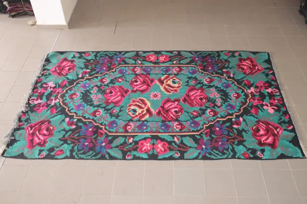 VERKOCHT Rozenkelim authentiek, handgeweven in Moldavië 43041 301cm x 196cm 