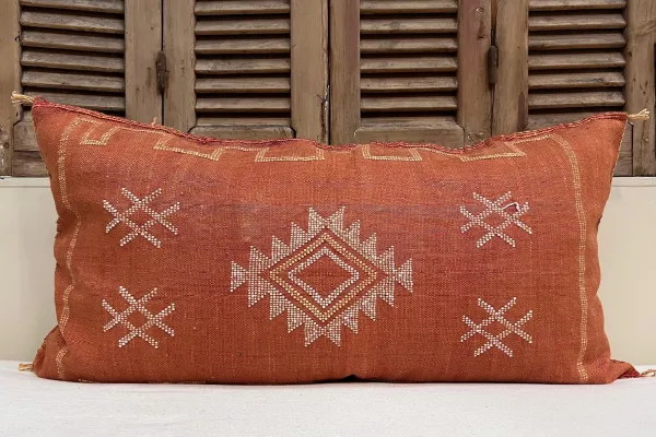 Sabra Kussen uit Marokko oranje/rood 100cm x 50cm incl vulling nr.63045