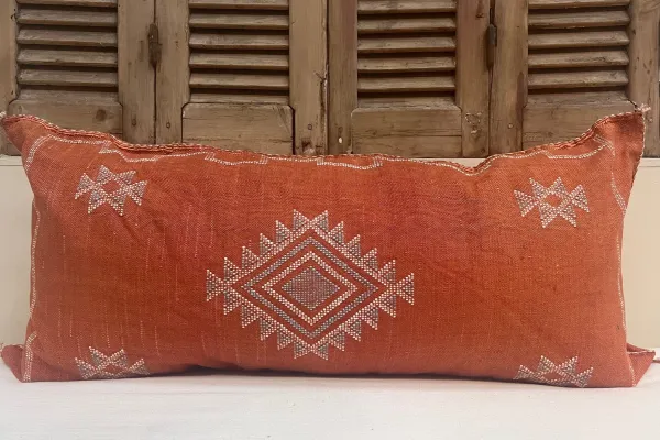 Sabra Kussen uit Marokko Oranje / rood 100cm x 50cm incl vulling nr.63000