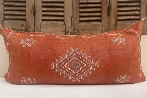 Sabra Kussen uit Marokko Oranje / rood 100cm x 50cm incl vulling nr.63001