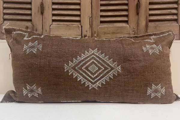 Sabra Kussen uit Marokko Bruin 100cm x 50cm incl vulling nr.63013