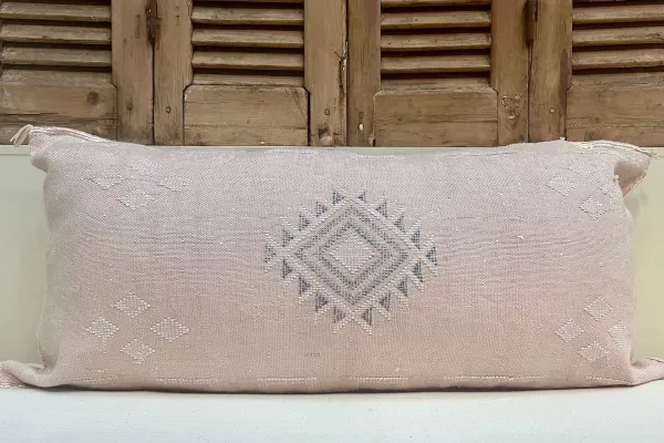 Sabra Kussen uit Marokko Roze 100cm x 50cm incl vulling nr.63034