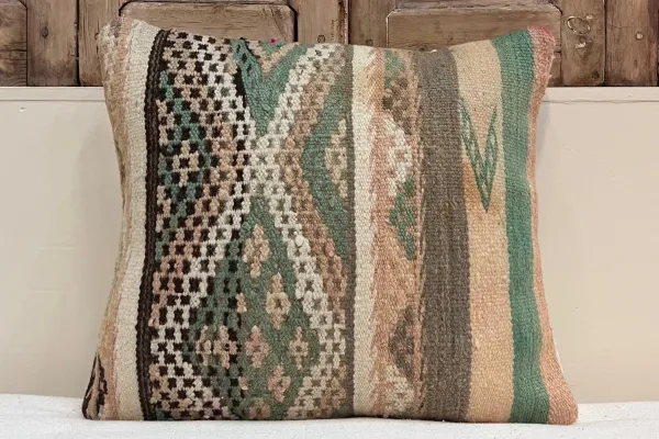 SALE Marokkaans berber kussen nr. 8352 45cm x 40cm  (vlekjes)