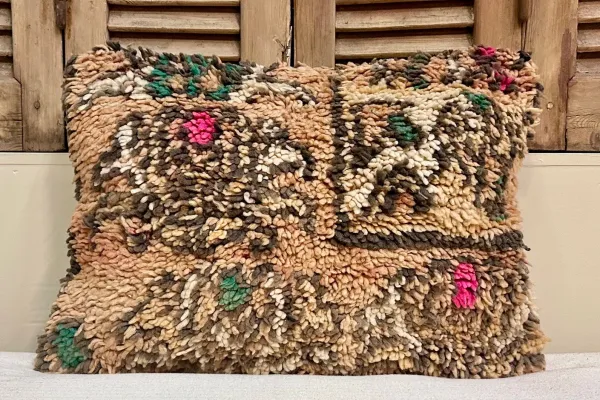 SALE Marokkaans berber kussen nr.62645 60cm x 40cm  (kussen heeft een gaatje, zie foto)