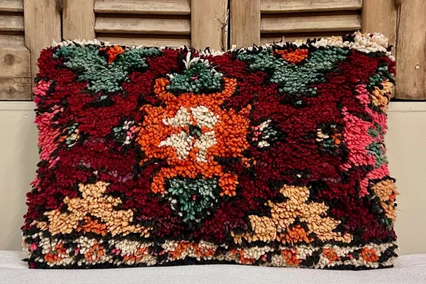 SALE Marokkaans berber kussen nr.62648 60cm x 40cm  (kussen heeft een gaatje, zie foto)