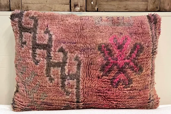 SALE  Marokkaans berber kussen nr. 8241 60cm x 40cm Kussen heeft gaatje (zie foto's)