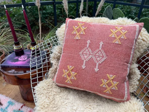 Sabra style kussen steenrood 45cm x 45cm (VOORVERKOOP, leverbaar in juli)