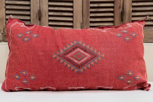 Sabra Kussen uit Marokko rood 100cm x 50cm incl vulling nr.56202