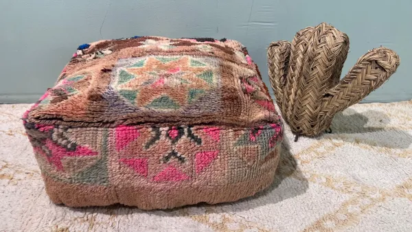 Marokkaanse Poef nr.94032 60cm x 60cm x 25cm incl. vulling (gaatje, zie foto's)