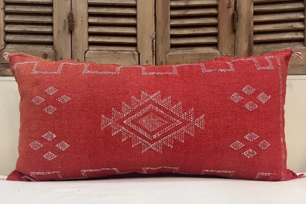 Sabra Kussen uit Marokko rood 100cm x 50cm incl vulling nr.56261